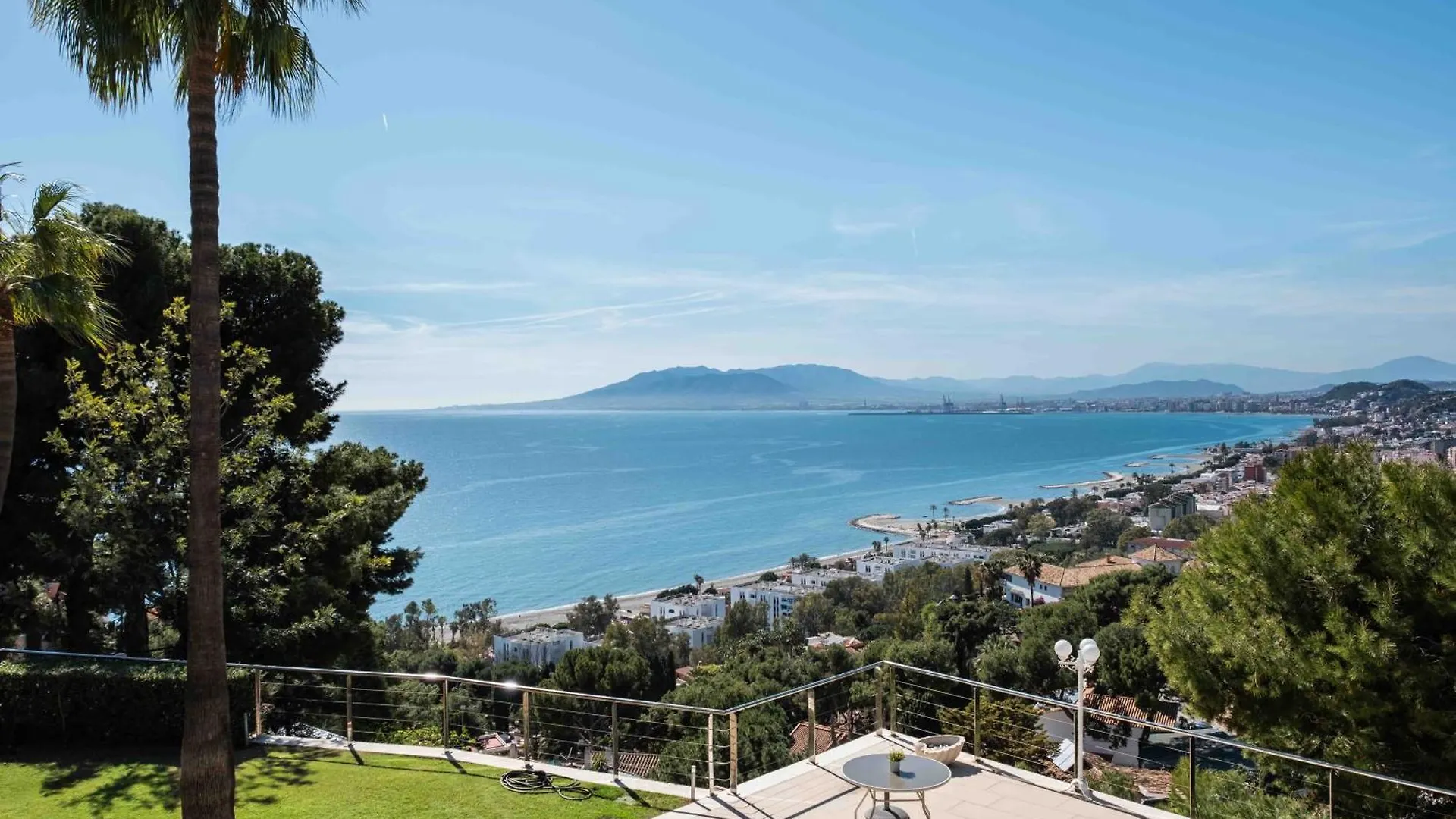 Apartamento Luxury Villa With Sea Views & Terrace By Rems Málaga