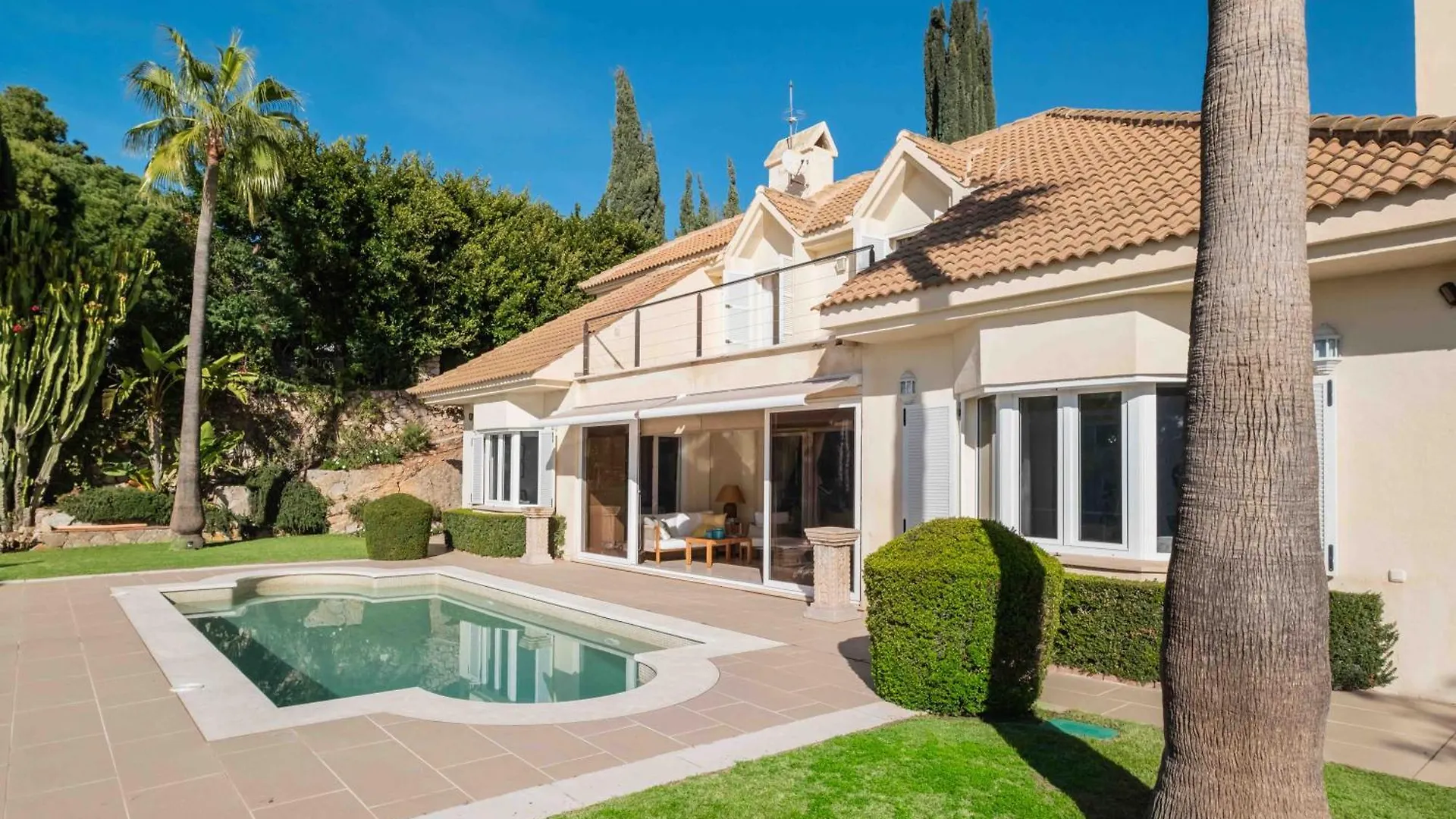Luxury Villa With Sea Views & Terrace By Rems Málaga Appartement